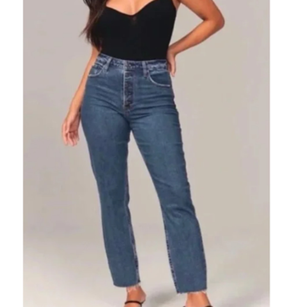 Abercrombie & Fitch High-Rise Cropped Straight Jeans in Dark Blue